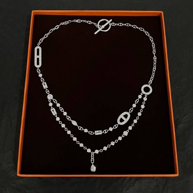 A4784 H's new pig nose tassel two-in-one double-layer necklace adopts the classi