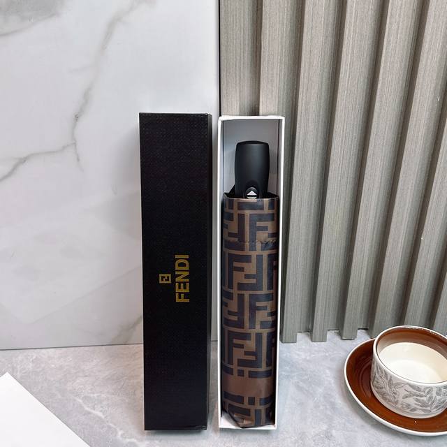 Fendi Fendi's hottest work of the year. The famous luxury brand from Italy has c