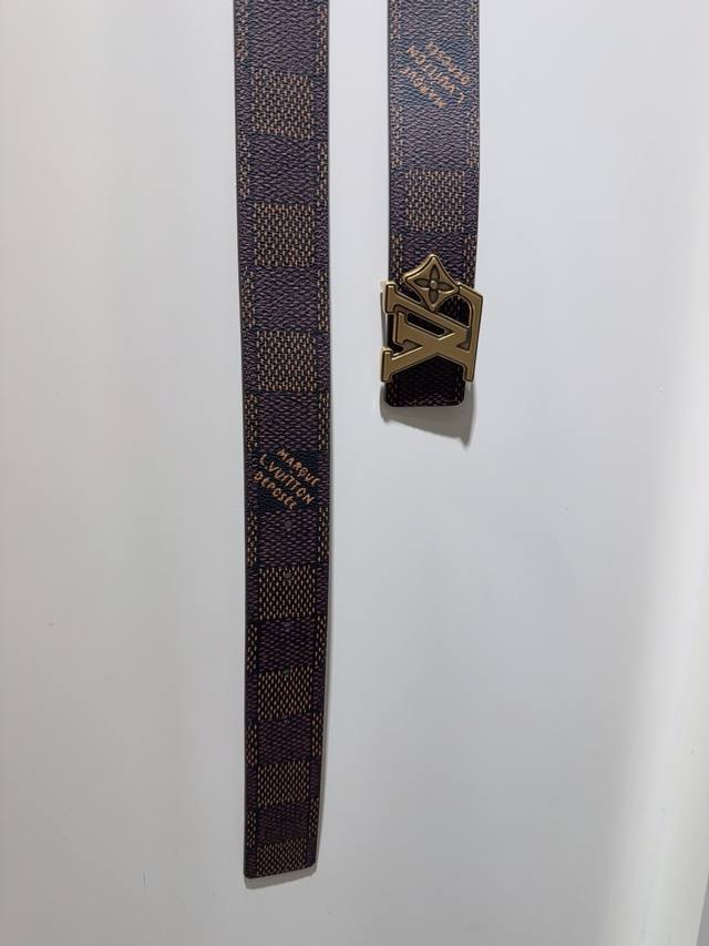 New for the season The Lv Flower double-sided belt is made of Monogram coated c