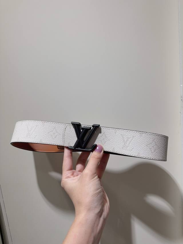 Lv Dimension Monogram H