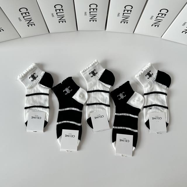 Special counter packaging Celine's new short and medium-length stacked socks! Fi