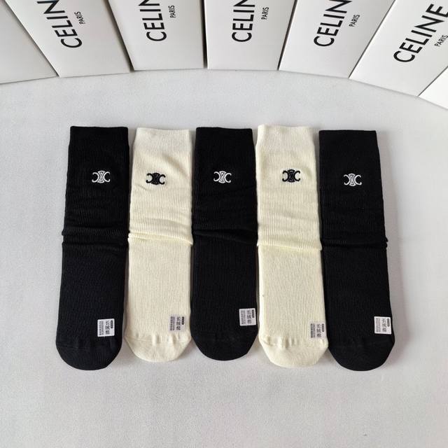 Special packaging Celine's new embroidered classic medium-length stacked socks!