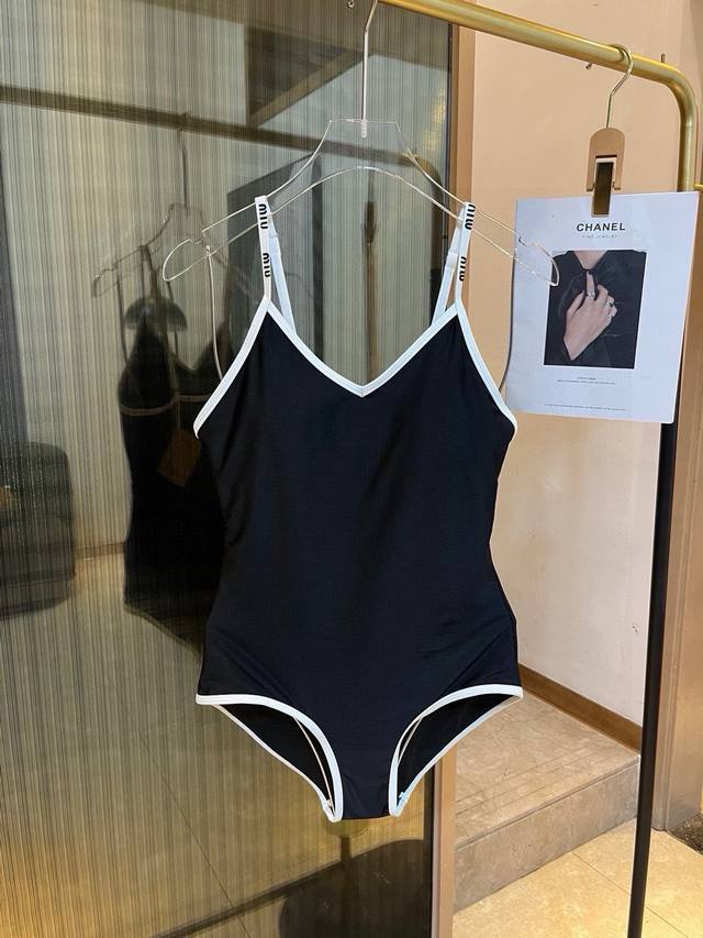 Miumiu bikini swimsuit suitable for a variety of scenes