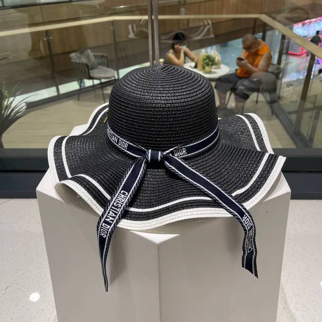 New straw hat, a must-have for vacation and leisure, elegant and generous DDD