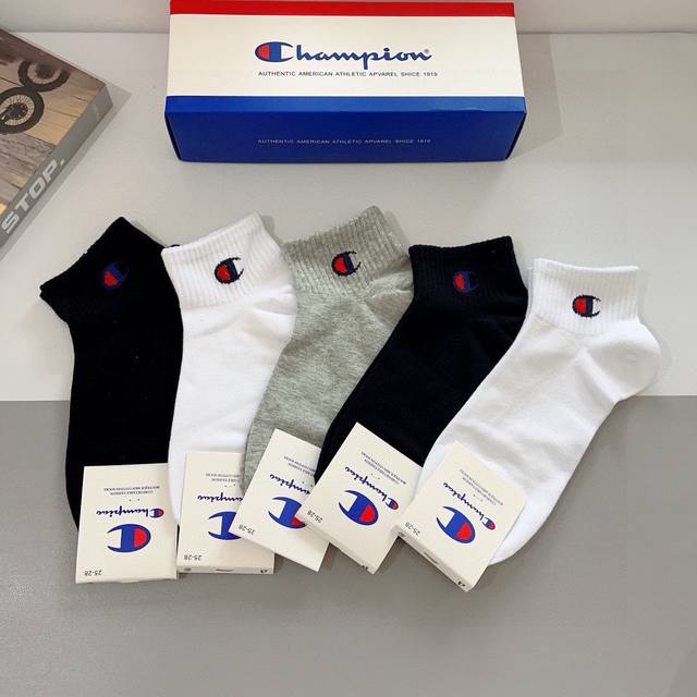 comes with packaging, 5 pairs per box Champion new men's socks! Counter-synchro