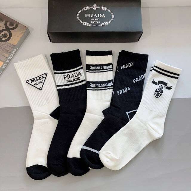 comes with packaging, 5 pairs per box Prada's new high-end cotton stockings! Po