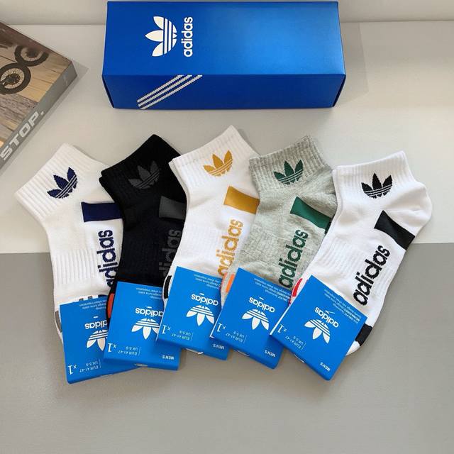comes with packaging, 5 pairs per box Adidas high-end letter men's socks, new c