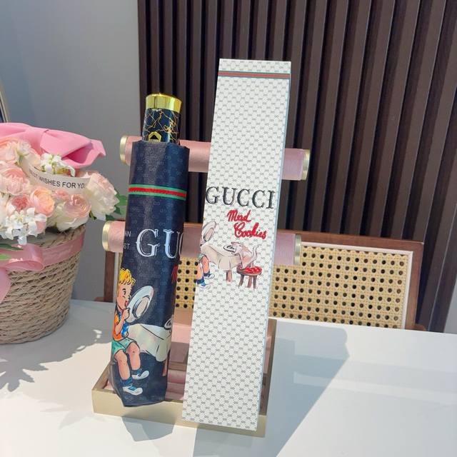 Gucci Gucci's new three-fold automatic folding umbrella uses Taiwan imported UV