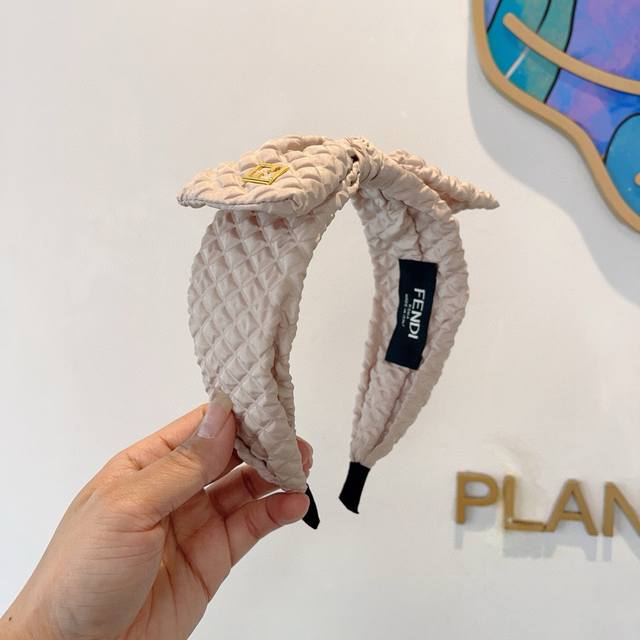 with packaging Fendi diamond-shaped bow headband, sweet and cool headdress Spec