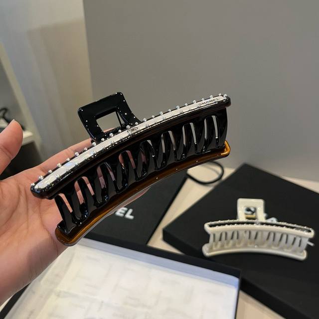 Chanel Chanel new hairpin DDD