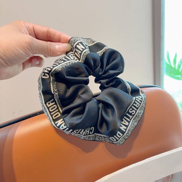 with packaging Dior letter ponytail hairband butterfly colon ring, high-end Kor