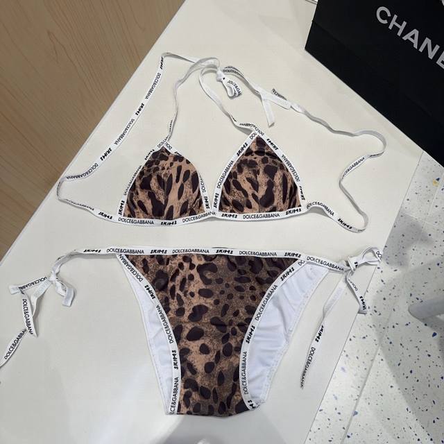 Dg Swimsuit, a must-have for fashionistas. Super figure-flattering! Sml DDD