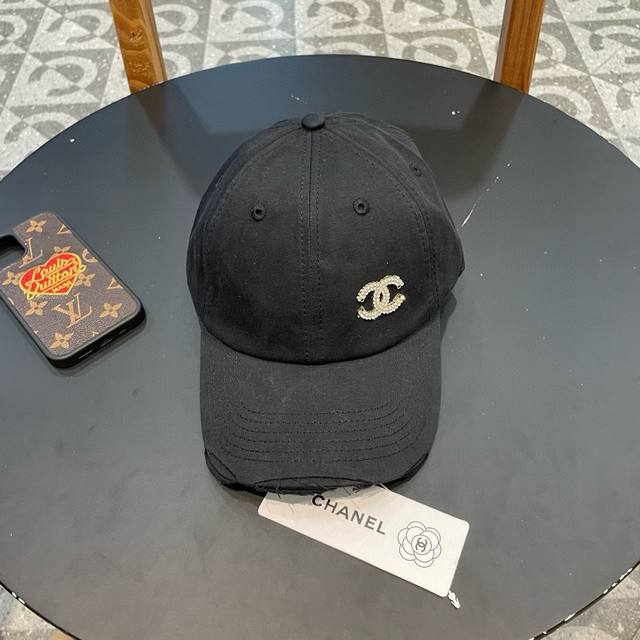 Chanel baseball cap, fashionable and classic! A style that can be worn for many