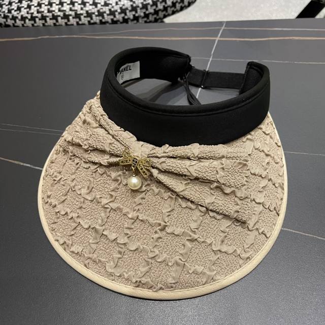 Chanel Chanel summer new style small Chanel sequined sun hat empty top hat, big