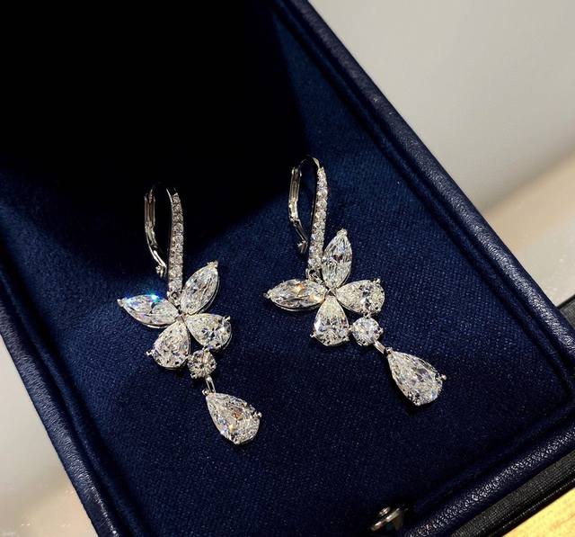 0009 Graff Phantom Princess Diamond Butterfly Water Drop Earrings are high-end j