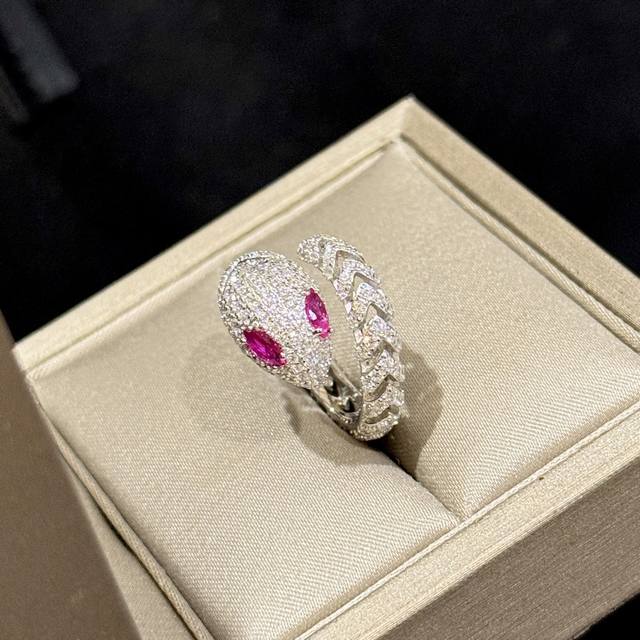 A5577 Apm New Year Red Snake Year New Snake Shaped Ruby Hollow Ring Original S92