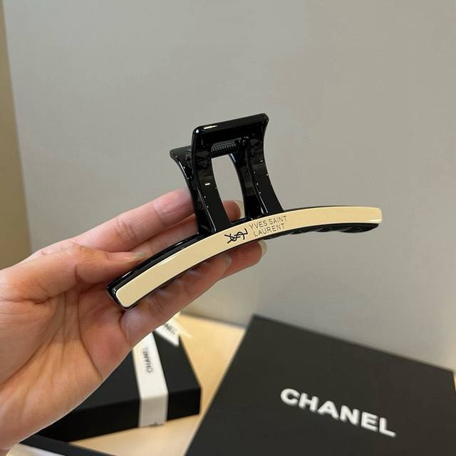 Ysl Saint Laurent hairpin DDD
