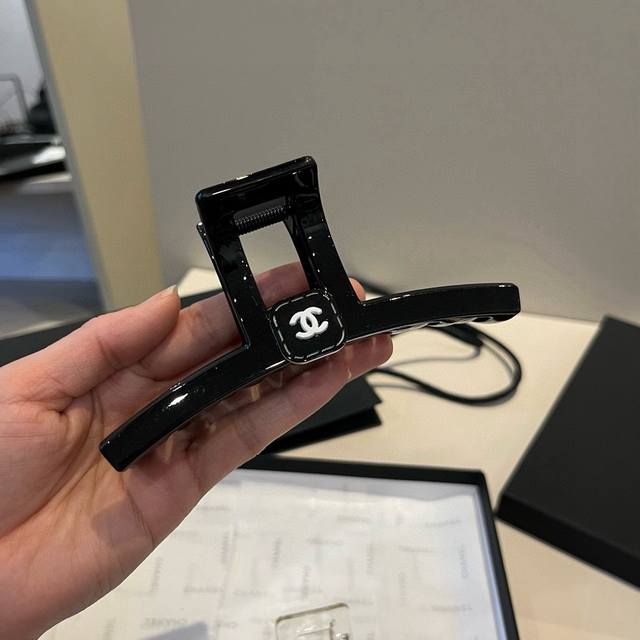 Chanel Chanel new clip plate hairpin DDD