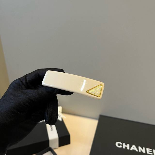 single Prada hairpin DDD