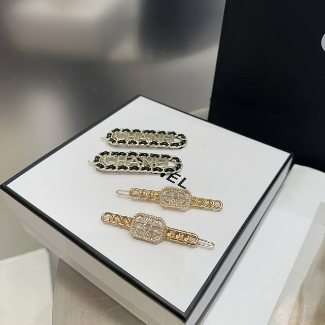 comes with a box, a pair of Chanel's latest small side clip bangs clip, fashion