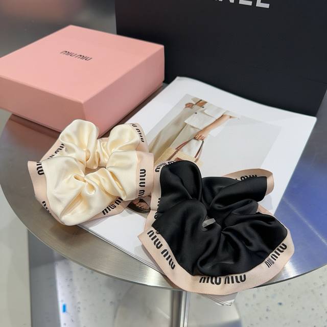 with packaging boxMiumiu's new letter hairband, simple and elegant, practical a