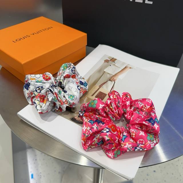 with packaging boxLouis Vuitton Louis Vuitton Donkey's sunflower hairband, clas