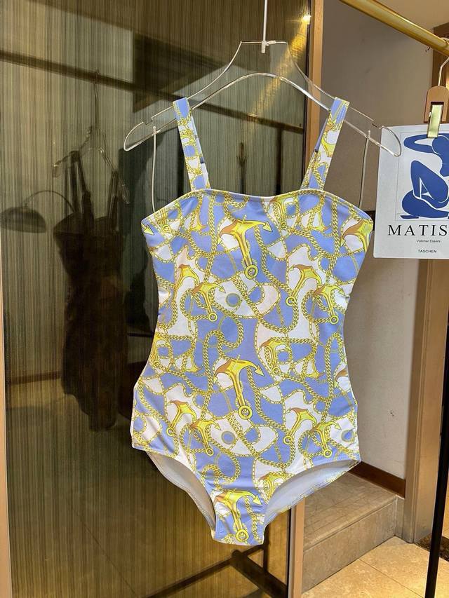 Hermes One-piece bikini swimsuit is suitable for a variety of scenarios.