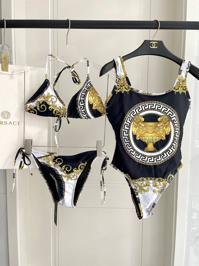 Versace new bikini swimsuit is suitable for a variety of scenes