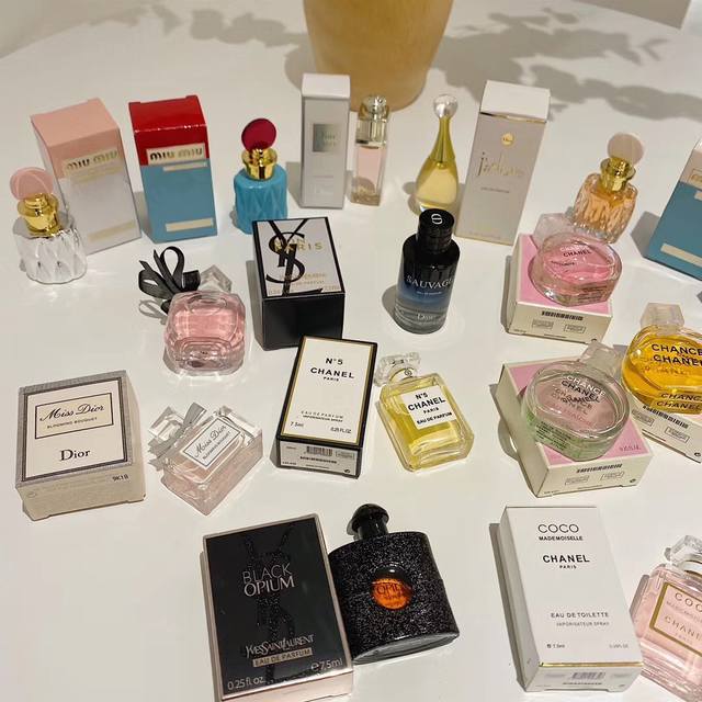Choose 4 bottles at the promotional price Big brand perfume samples All the real