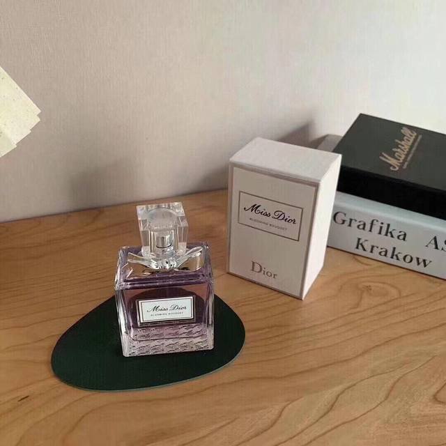 Vietnamese perfume Choose any two bottles of This summer, let's be sweet girls t