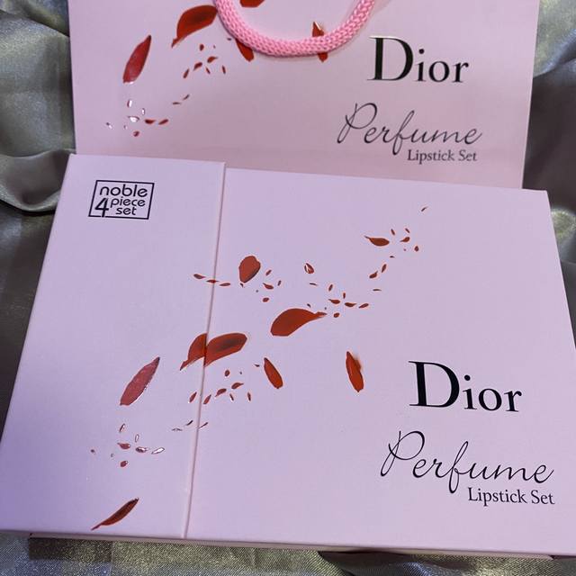 counter quality Dior Q version four-piece gift box with gift bag pink gift box