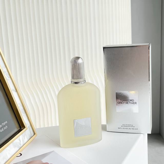 original quality Tom Ford Grey Vetiver Men's Perfume Top Notes: Grapefruit, Ora