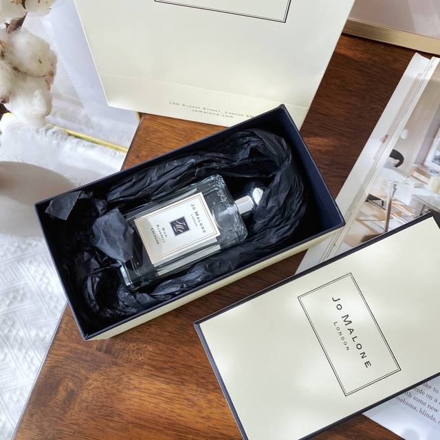 Counter quality Blue bell! Each bottle of perfume has its own independent code,