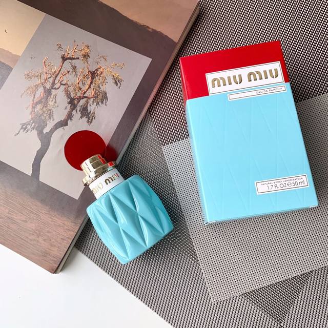 Counter quality Scent of a woman is addicted to the beauty of Miumiu 2017 Miu M