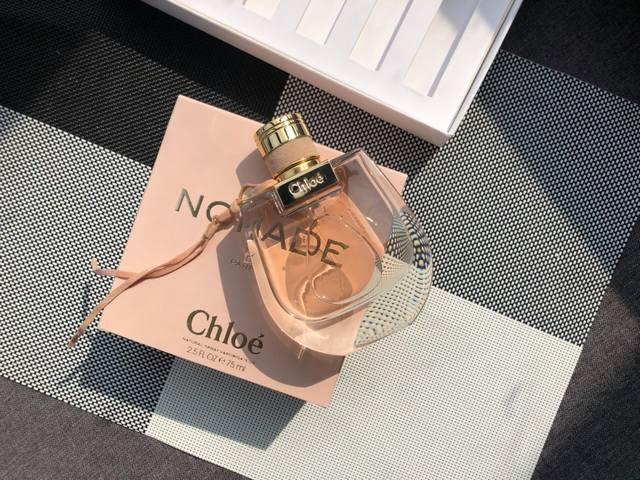 Counter quality Chloe Nomade piggy bag 75Ml Top notes: bergamot, lemon, orange