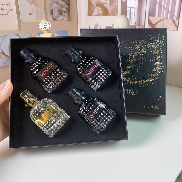 High-end quality Valentino men's black box four-piece set 30Ml*4, with spray no