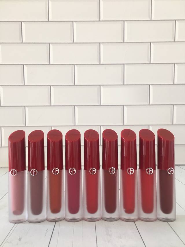 High-end quality Armani Red Tube Glossy Lip Glaze! Color number: 01-02-03-04-05