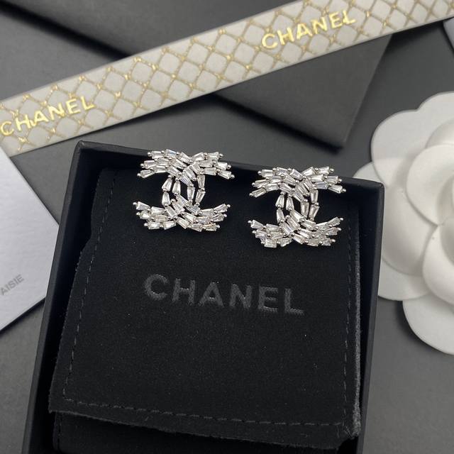 Zp Chanel irregular Swarovski crystal diamond letter earrings original logo prin