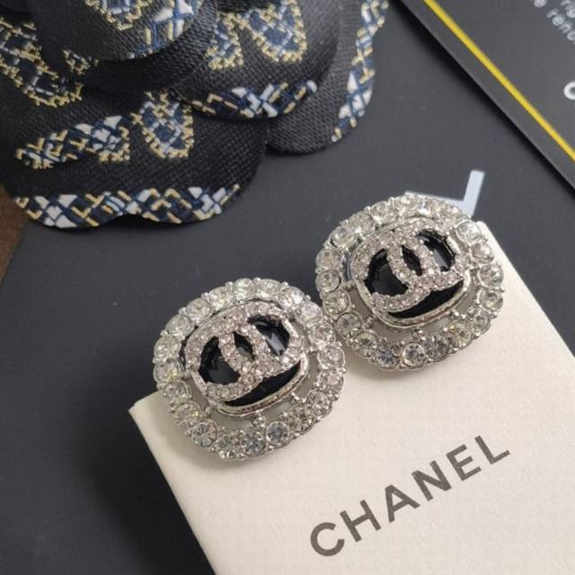 Chanel Chanel's latest crystal diamond black agate letter earrings 925 sterling