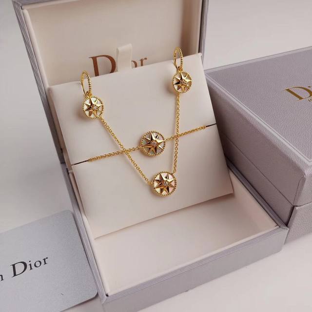 Necklace, bracelet, and earrings are the hottest new Diro compass set in the cou