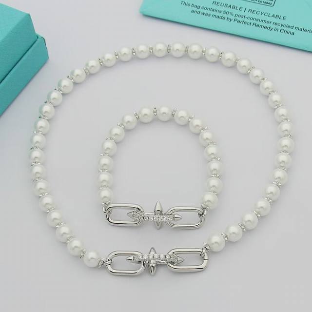 Tiff rivet necklace bullet pearl necklace T-brand same necklace exclusive first