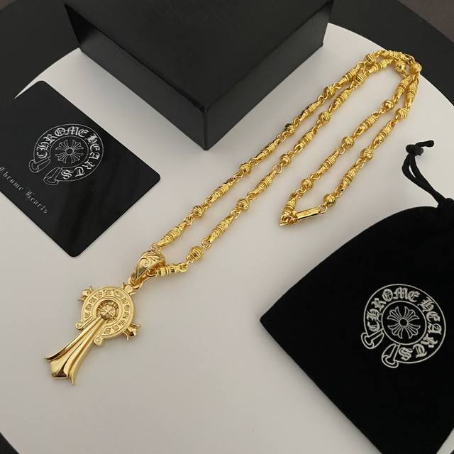 New counter quality Chrome Hearts classic gold-colored button pattern necklace