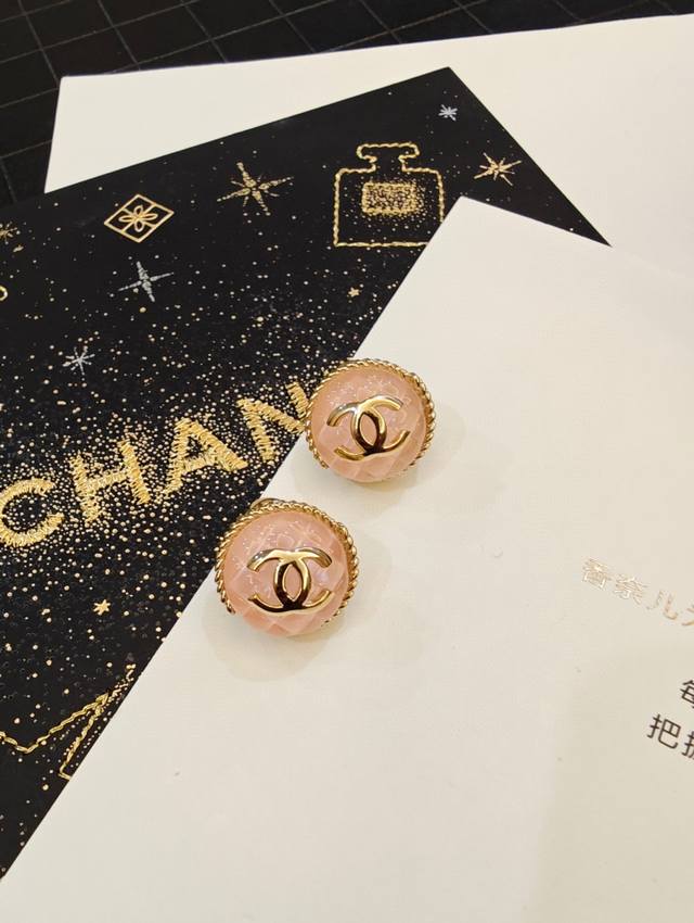 Chanel Chanel double C simple diamond lattice three-dimensional round crystal cl