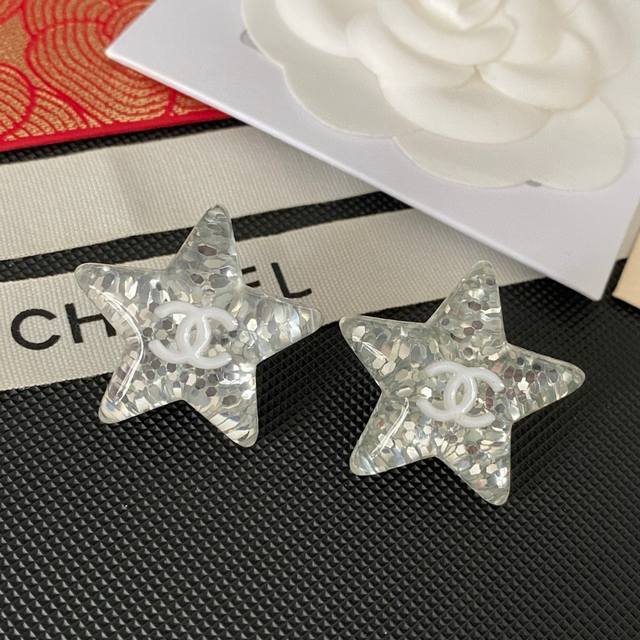 Chanel Xiaoxiang three-dimensional golden sand camouflage sequins large star ear