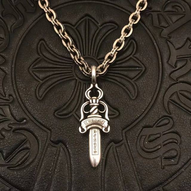Ch trendy brand Croc necklace for men and women medium double-sided sword neckla
