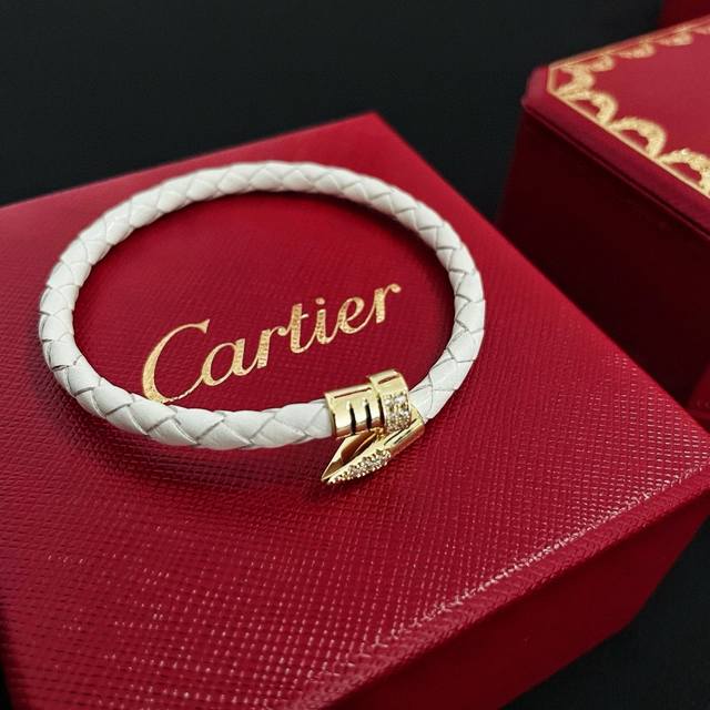 Cartier nail bracelet high-end custom version inlaid diamond craftsmanship V gol