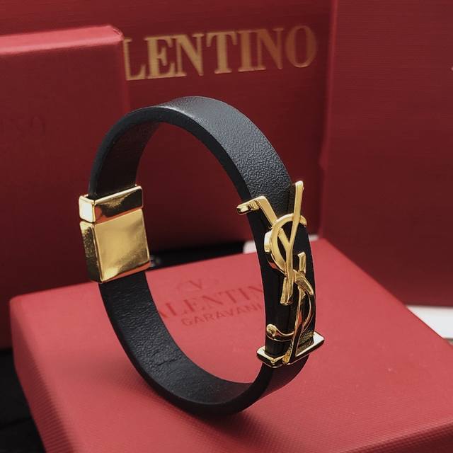 No.Ysl0005 Yvessaintlauren*Latest leather bracelet consistent Zp brass material