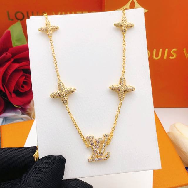 No.Lxl0056 Lv*Latest color diamond necklace consistent Zp brass material DDD