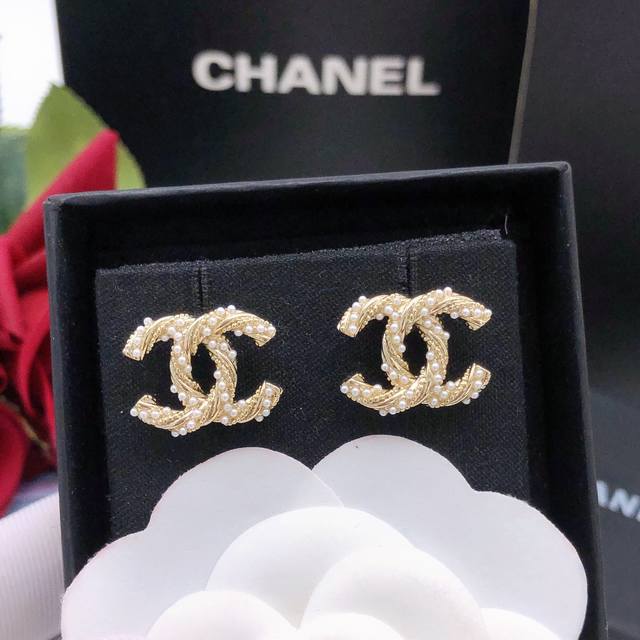 No. Xed0209 Original new Chanel small pearl double C rice pearl earrings high-e