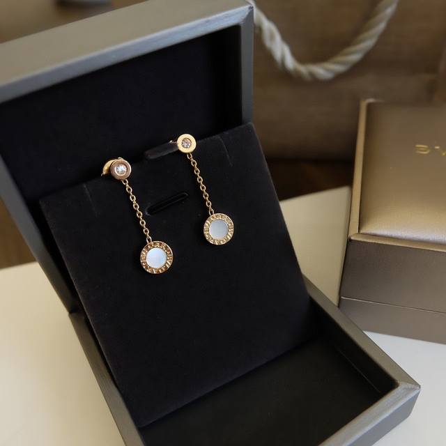 Bulgari Bvlgari Super Chic men and women couples tassel agate earrings consiste